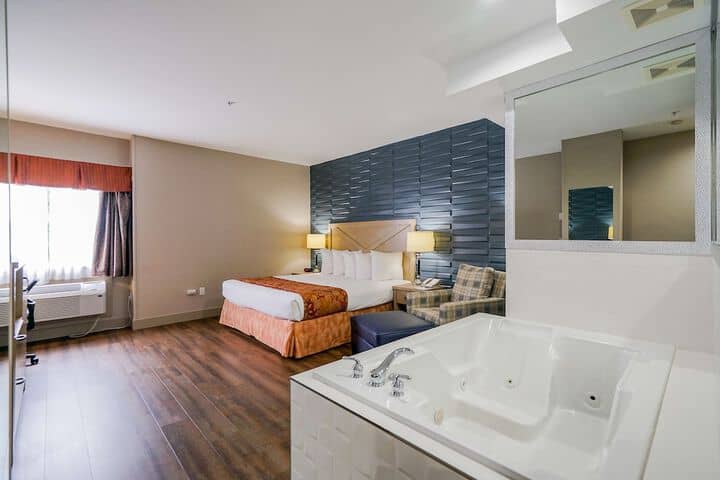 Room 16 of 51