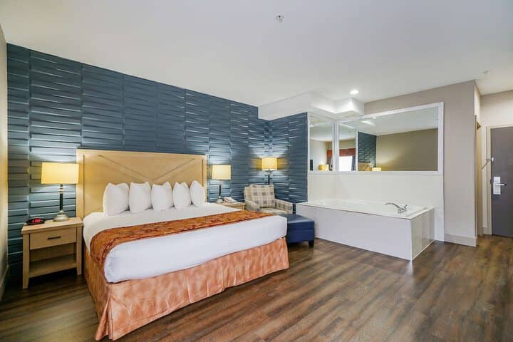 Room 17 of 51